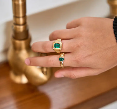 Cabochon Emerald Thorns Open Ring