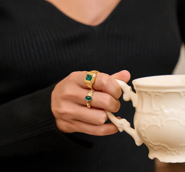 Cabochon Emerald Thorns Open Ring