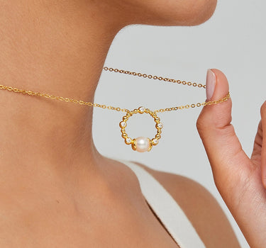 Circel Bold Pearl Necklace