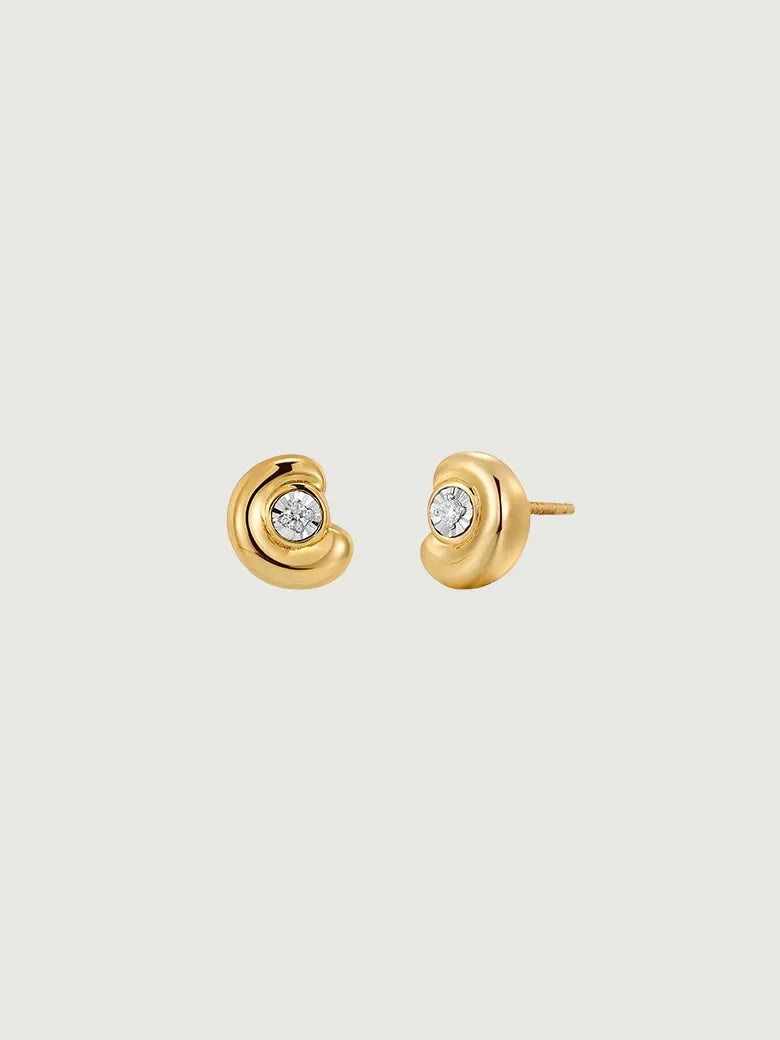 Diamond Arc Stud Earrings featuring a sleek arc design and brilliant lab-grown diamonds.