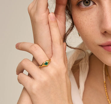 Emerald Amour Heart Ring