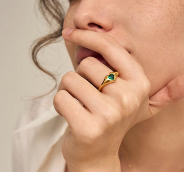 Emerald Amour Heart Ring