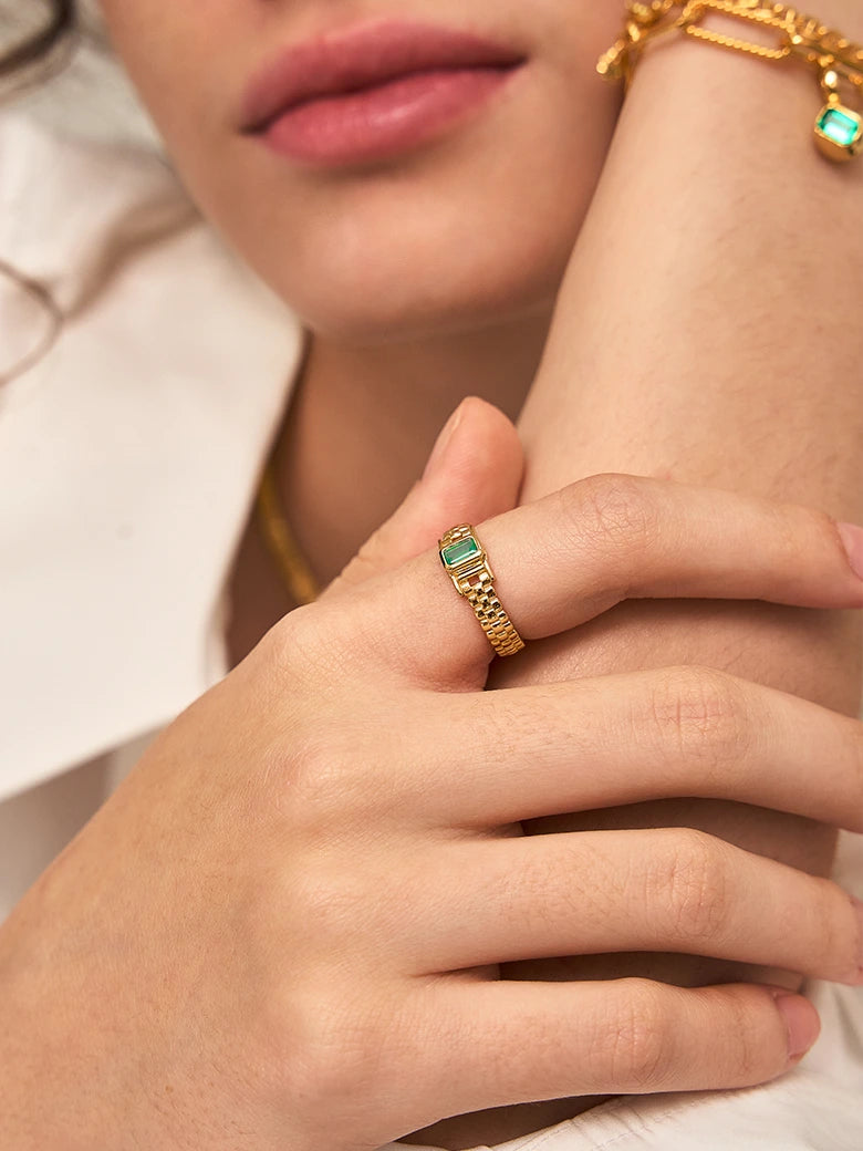 Emerald Windowpane Chain Ring