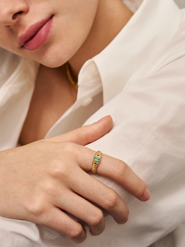 Emerald Windowpane Chain Ring