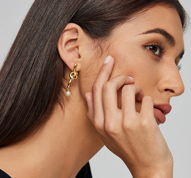 Kink Pearl Drop Earrings