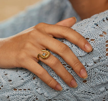 Lyre Aquamarine Ring