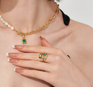 Remodeling Emerald Squiggle Crossover Ring