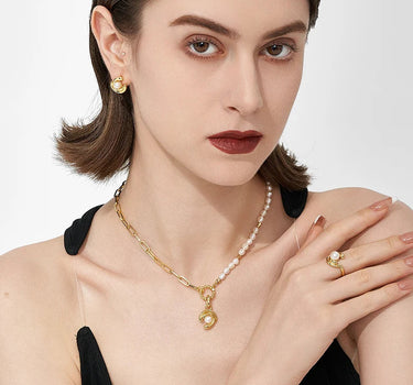Splice Pearl Necklace