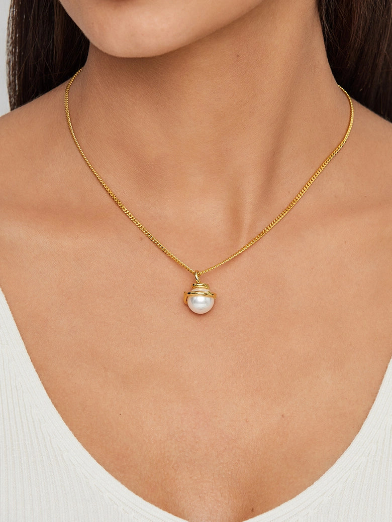 Thorns Pearl Charm Necklace