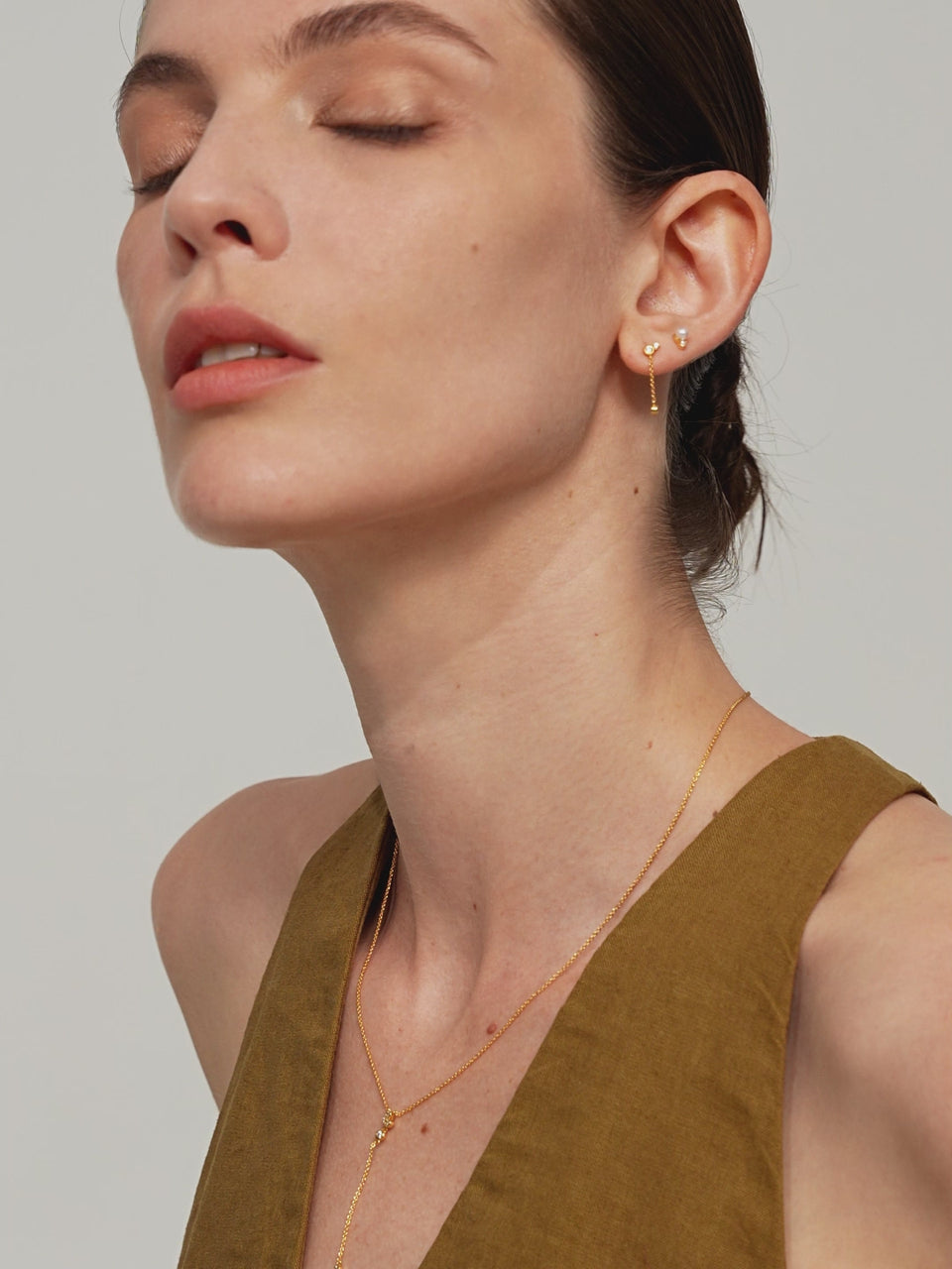 Shimmering 18k gold vermeil diamond cluster lariat necklace